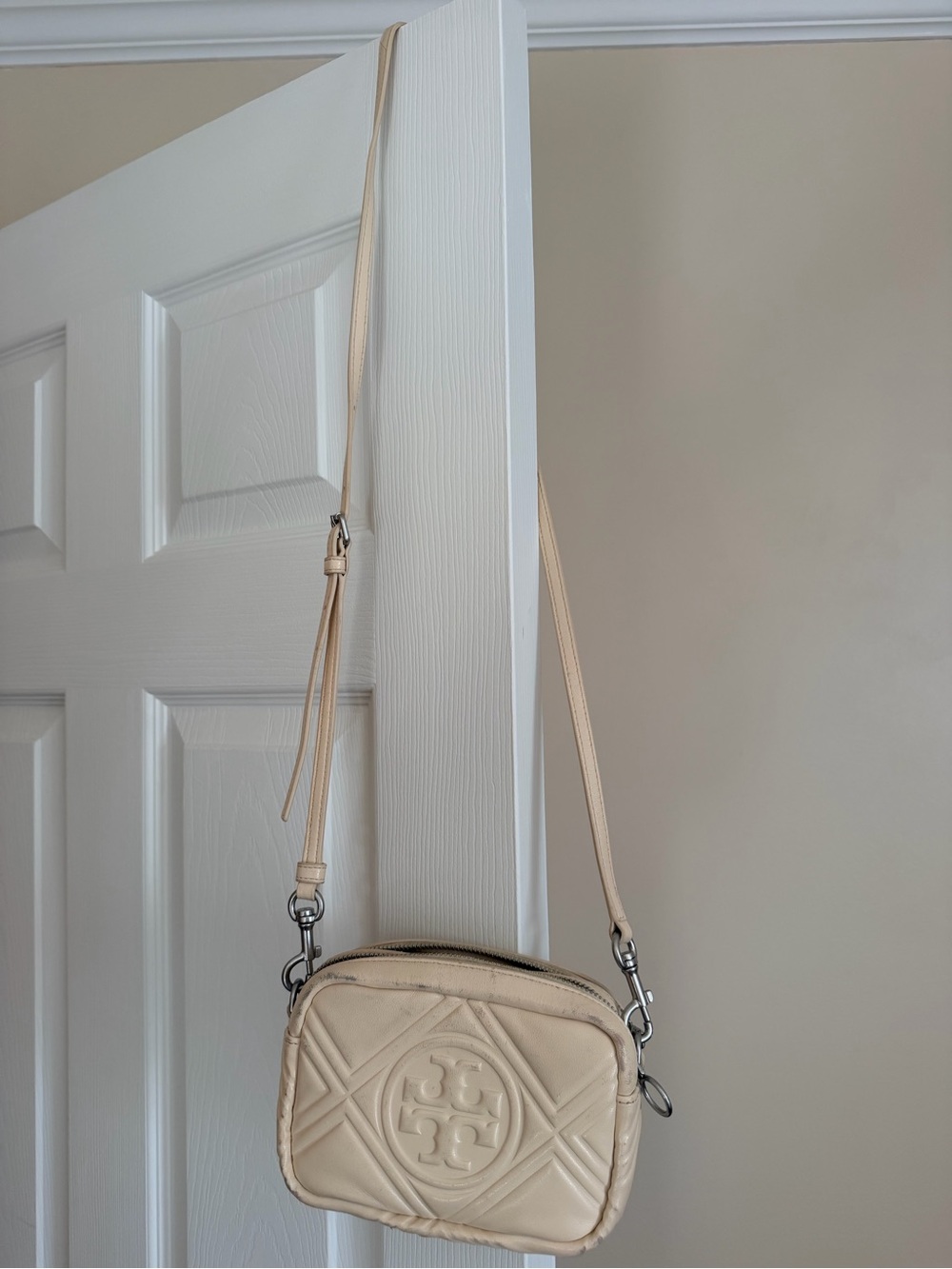 Tory Burch Cream Leather Quilted Logo Crossbody Bag